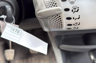 Pretensionneur de ceinture avant gauche PEUGEOT 107