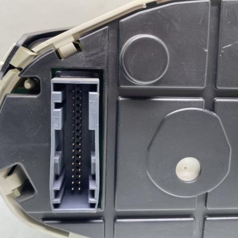 Compteur FORD FIESTA 6 Photo n°5