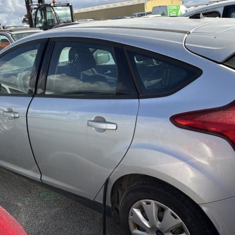 Feu arriere principal gauche (feux) FORD FOCUS 3 Photo n°9