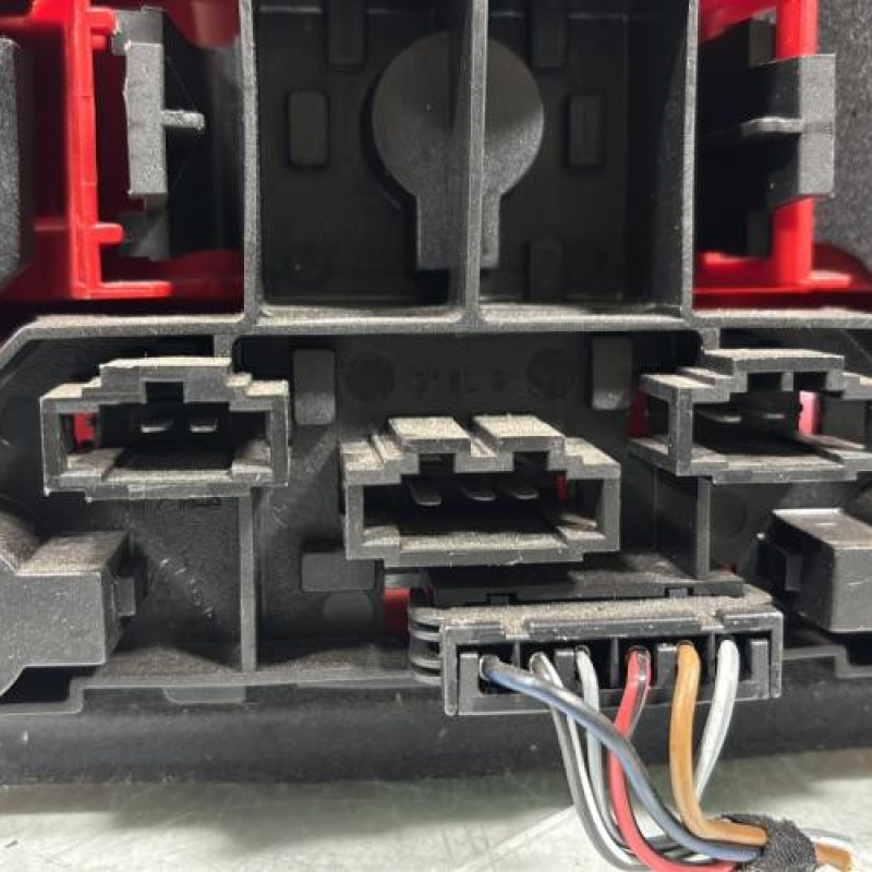 Feu arriere principal gauche (feux) VOLKSWAGEN GOLF 4 Photo n°3