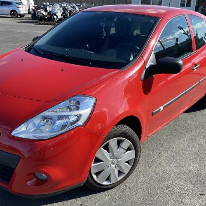 Feu arriere principal gauche (feux) RENAULT CLIO 3 Photo n°8