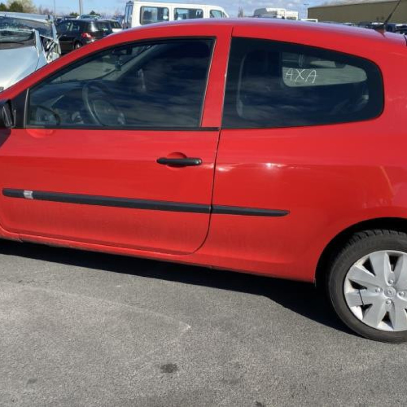 Feu arriere principal gauche (feux) RENAULT CLIO 3 Photo n°13