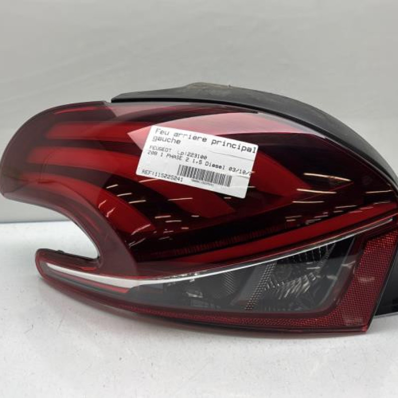 Feu arriere principal gauche (feux) PEUGEOT 208 1 Photo n°1