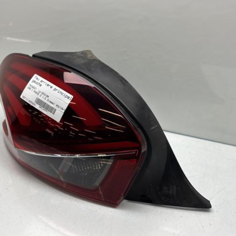 Feu arriere principal gauche (feux) PEUGEOT 208 1 Photo n°3