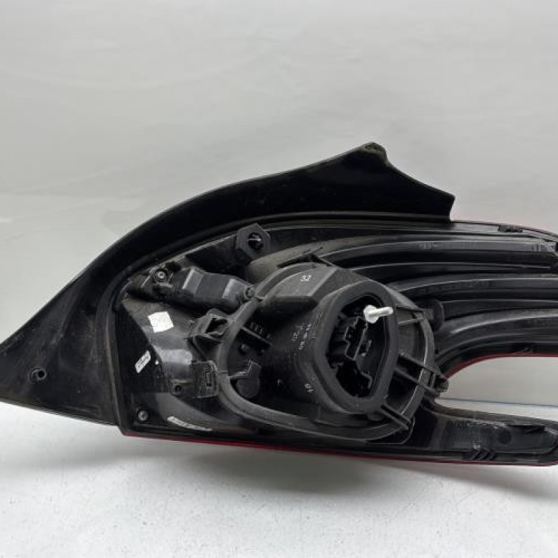 Feu arriere principal gauche (feux) PEUGEOT 208 1 Photo n°6