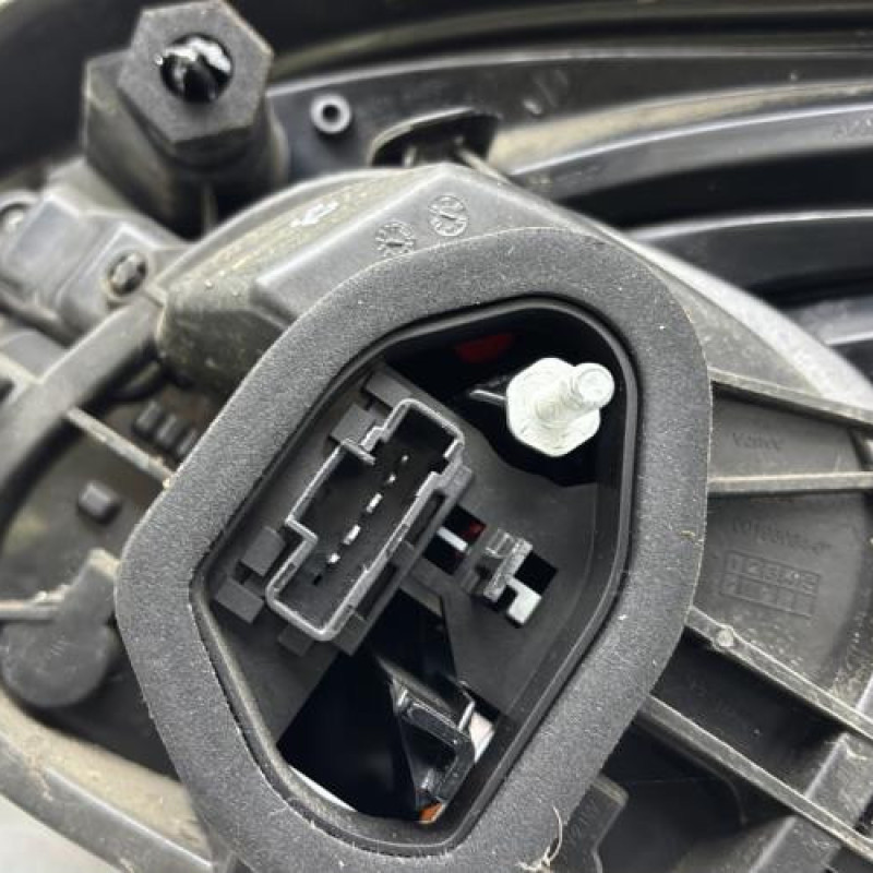 Feu arriere principal gauche (feux) PEUGEOT 208 1 Photo n°7