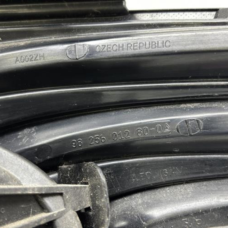 Feu arriere principal gauche (feux) PEUGEOT 208 1 Photo n°8