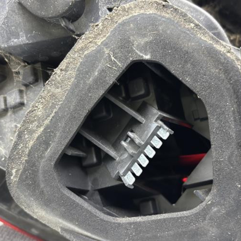 Feu arriere principal droit (feux) OPEL CORSA D Photo n°6