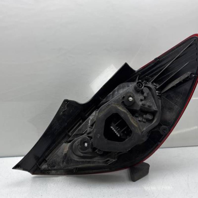 Feu arriere principal gauche (feux) OPEL CORSA D Photo n°4