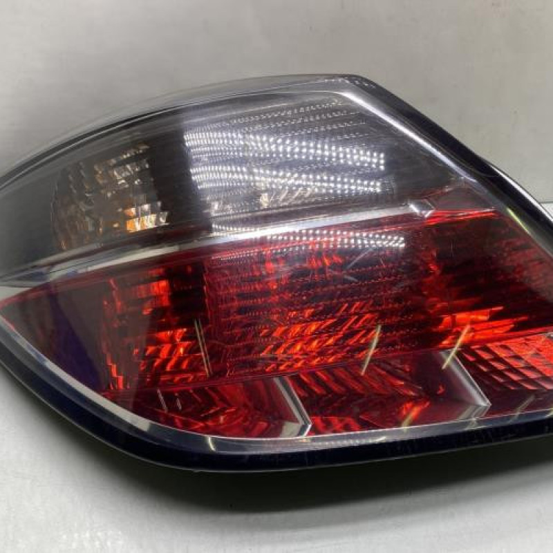 Feu arriere principal gauche (feux) OPEL ASTRA H Photo n°1