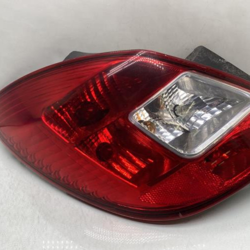 Feu arriere principal gauche (feux) OPEL CORSA D Photo n°1