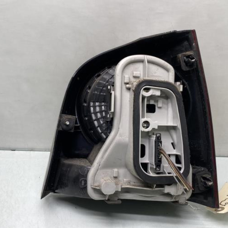 Feu arriere principal gauche (feux) VOLKSWAGEN POLO 4 Photo n°2