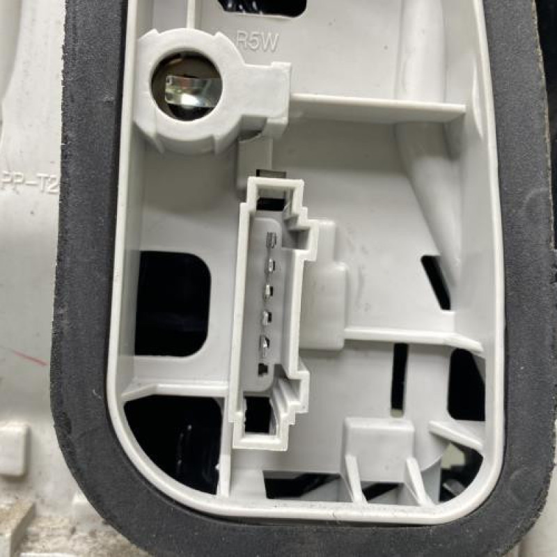 Feu arriere principal gauche (feux) VOLKSWAGEN POLO 4 Photo n°3