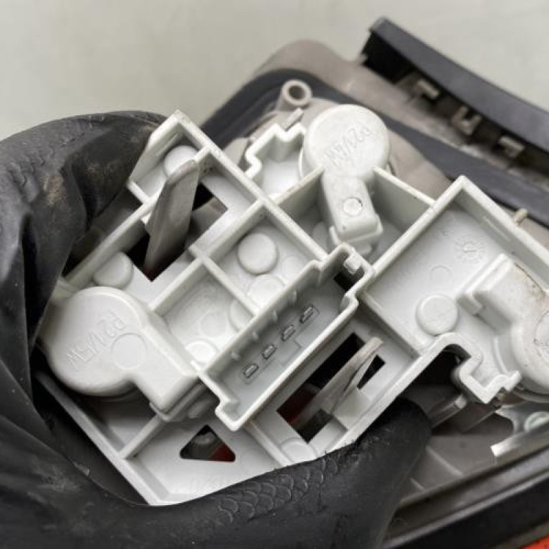 Feu arriere secondaire droit (feux) FORD MONDEO 3 Photo n°3