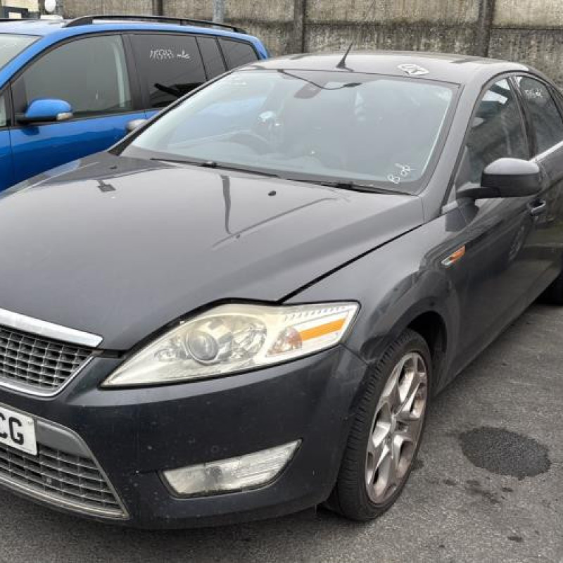 Feu arriere secondaire droit (feux) FORD MONDEO 3 Photo n°4