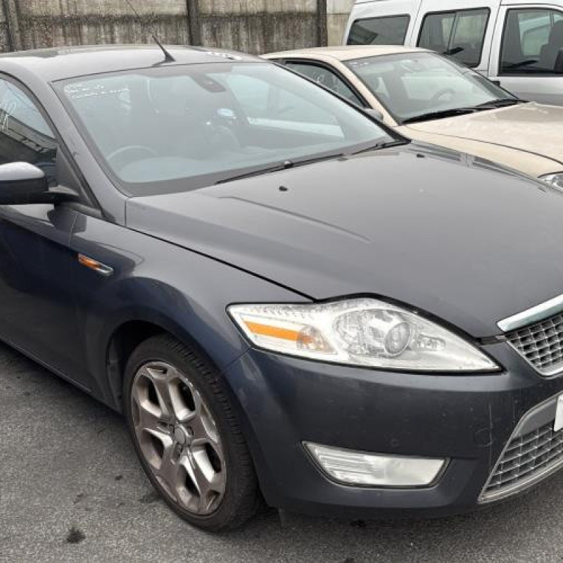 Feu arriere secondaire droit (feux) FORD MONDEO 3 Photo n°5