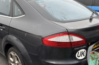 Feu arriere secondaire droit (feux) FORD MONDEO 3
