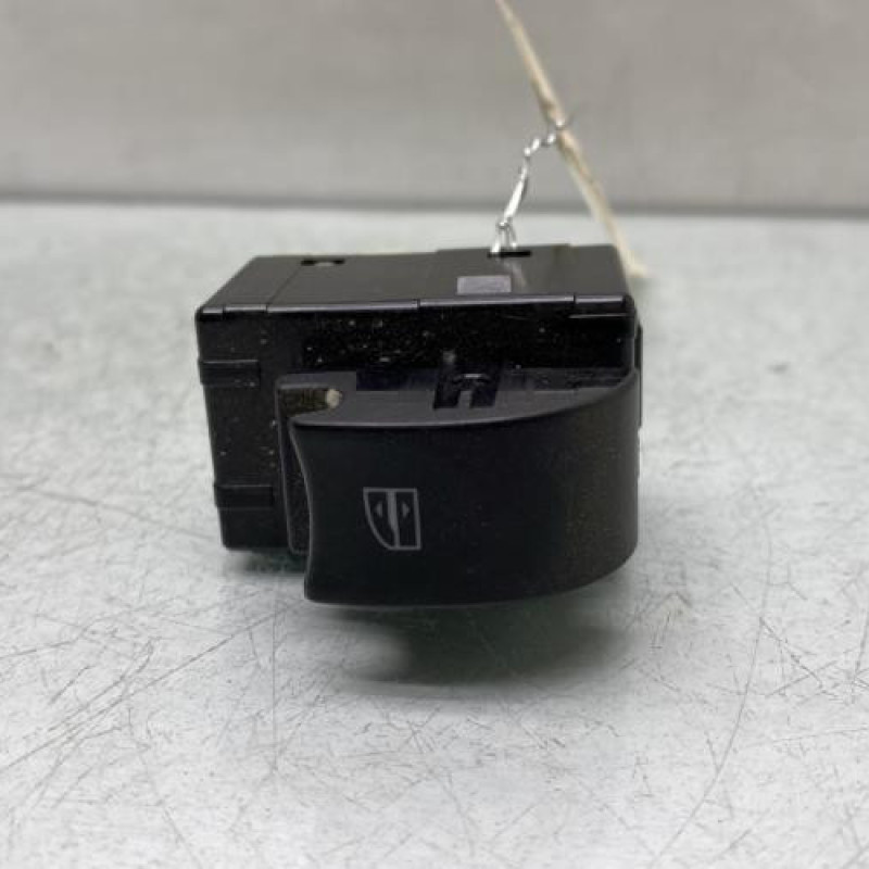 Interrupteur de leve vitre arriere droit RENAULT KOLEOS 1 Photo n°1