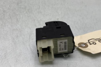 Interrupteur de leve vitre arriere droit RENAULT KOLEOS 1