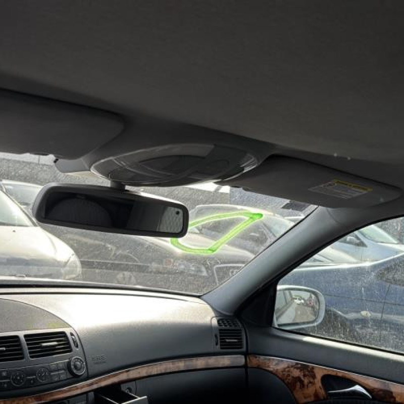 Feu arriere secondaire droit (feux) MERCEDES CLASSE E 211 Photo n°20