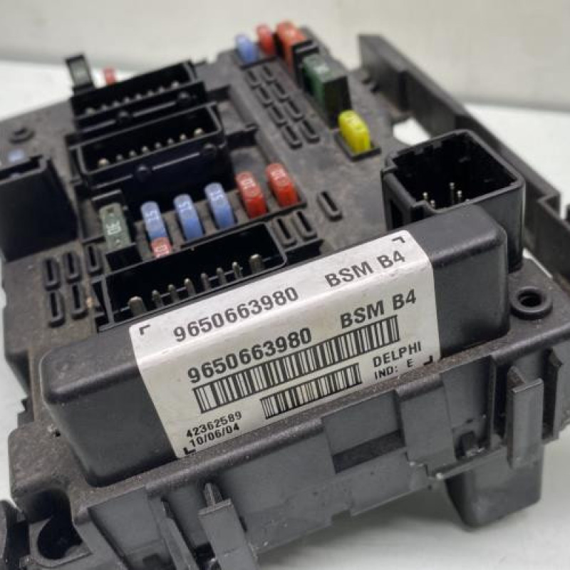 Boitier servitude moteur (BSM) PEUGEOT 206+ Photo n°2