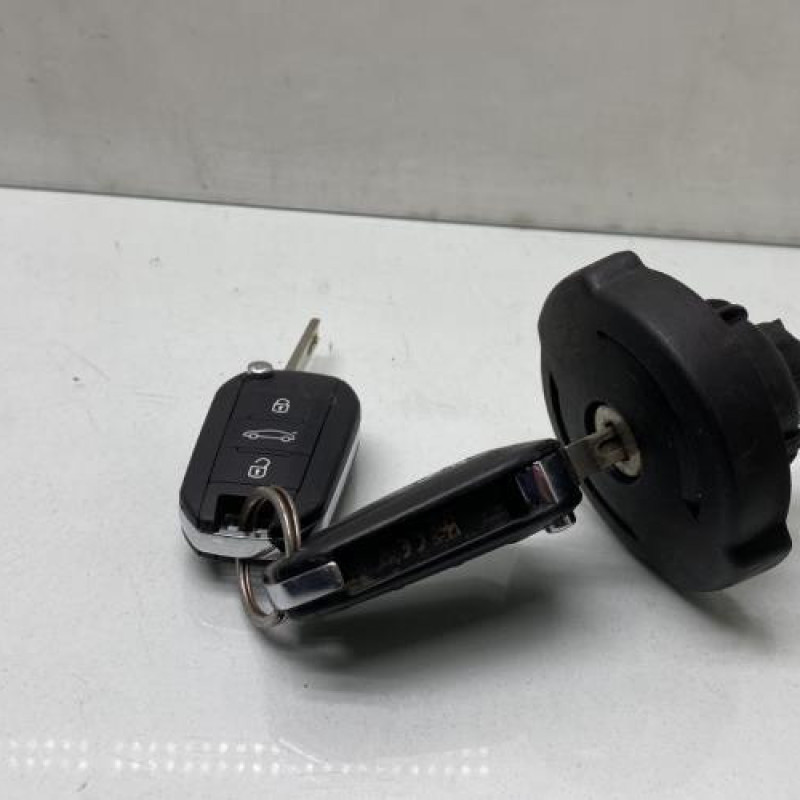 Bouchon de carburant PEUGEOT 308 2 Photo n°1