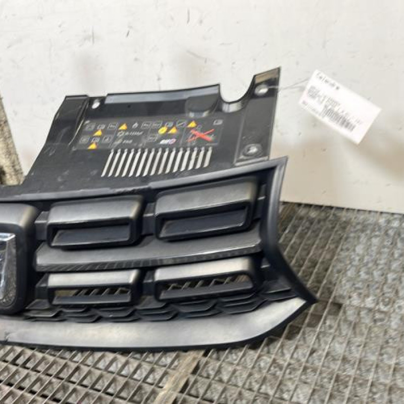 Calandre DACIA SANDERO 2 Photo n°3