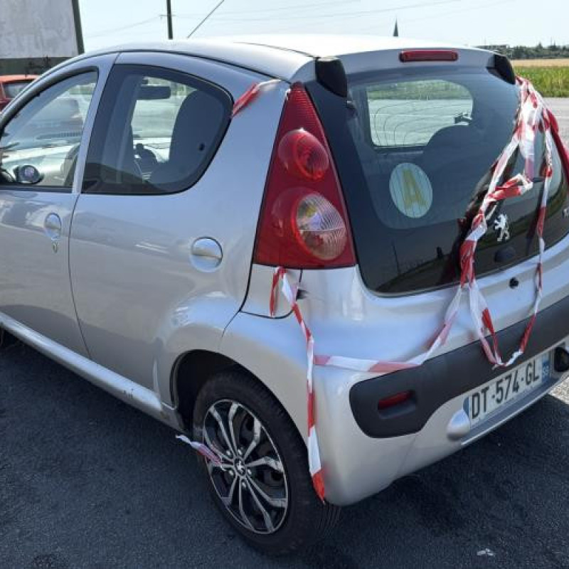 Bras essuie glace arriere PEUGEOT 107 Photo n°9