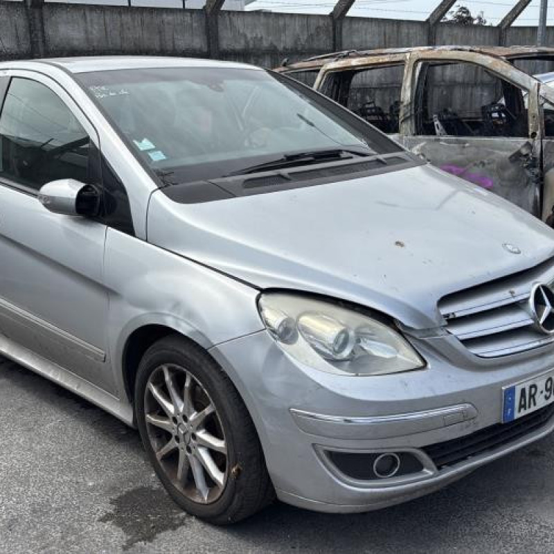 Custode arriere droit MERCEDES CLASSE B 245 Photo n°6