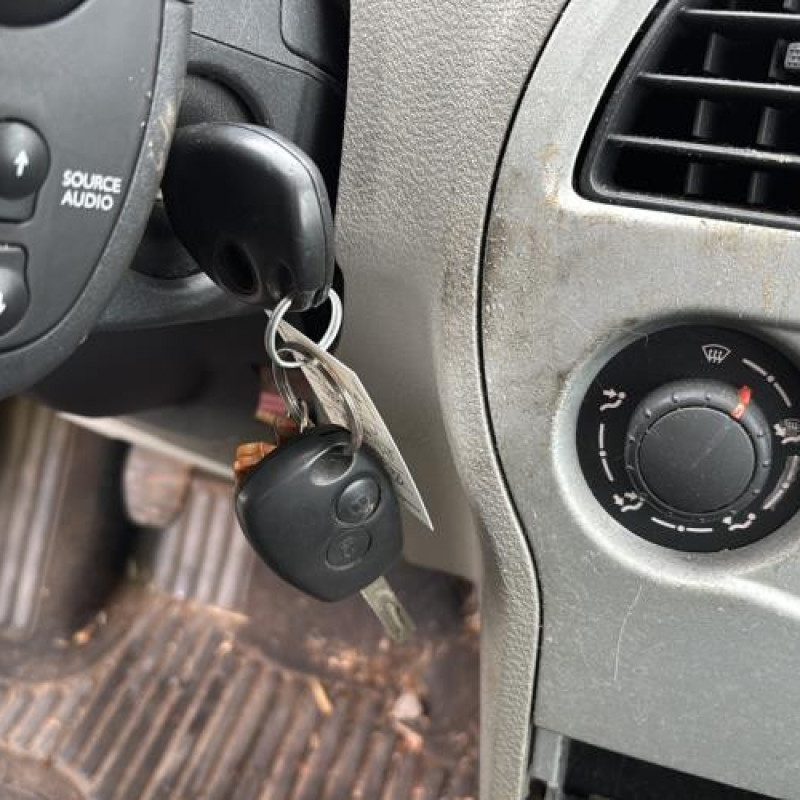 Pare boue avant gauche RENAULT MODUS Photo n°20