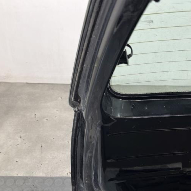 Malle/Hayon arriere VOLKSWAGEN FOX Photo n°9