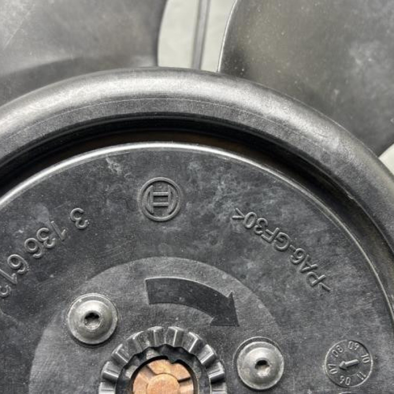 Moto ventilateur radiateur MERCEDES CLASSE C 204 Photo n°2