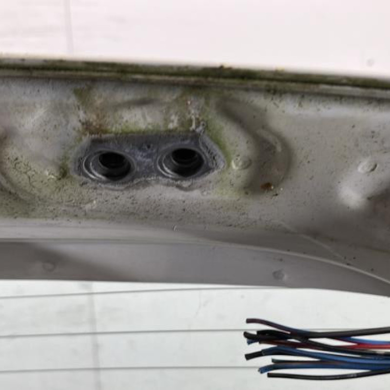 Malle/Hayon arriere TOYOTA YARIS 1 Photo n°7