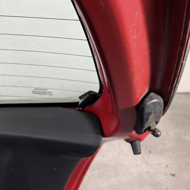 Malle/Hayon arriere TOYOTA YARIS 2 Photo n°8