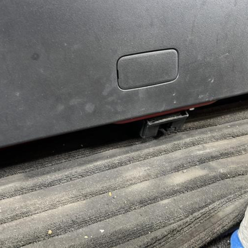 Malle/Hayon arriere TOYOTA YARIS 2 Photo n°10