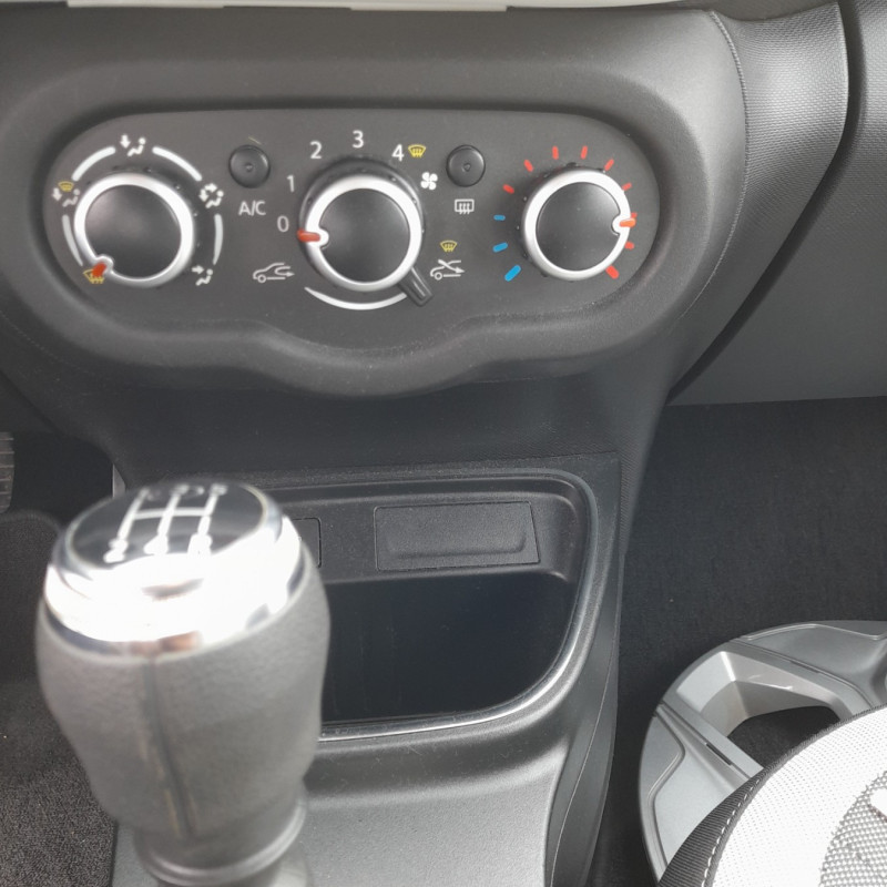 RENAULT TWINGO 3 PHASE 2 0.9i - 12V TURBO TCE 95 Photo n°8