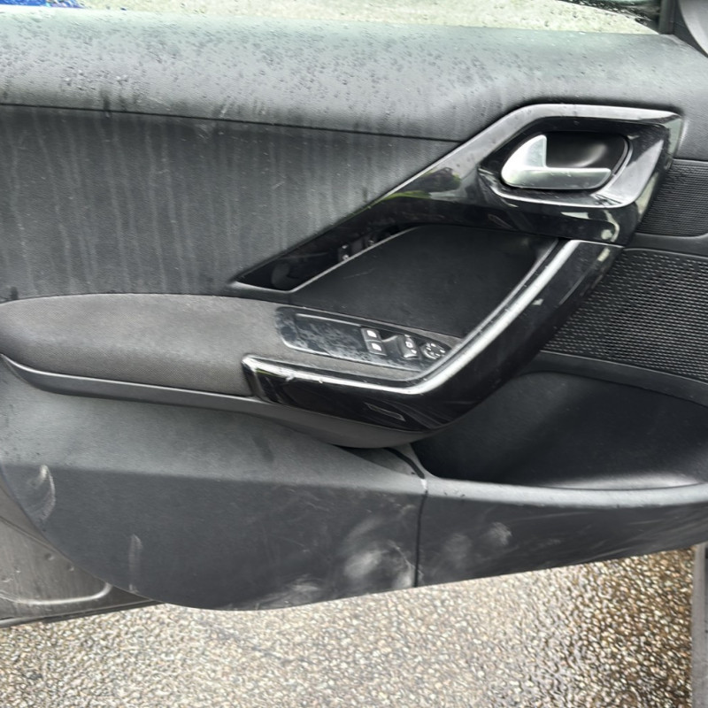 PEUGEOT 208 1 PHASE 2 1.6 BLUE HDI - 8V TURBO Photo n°10