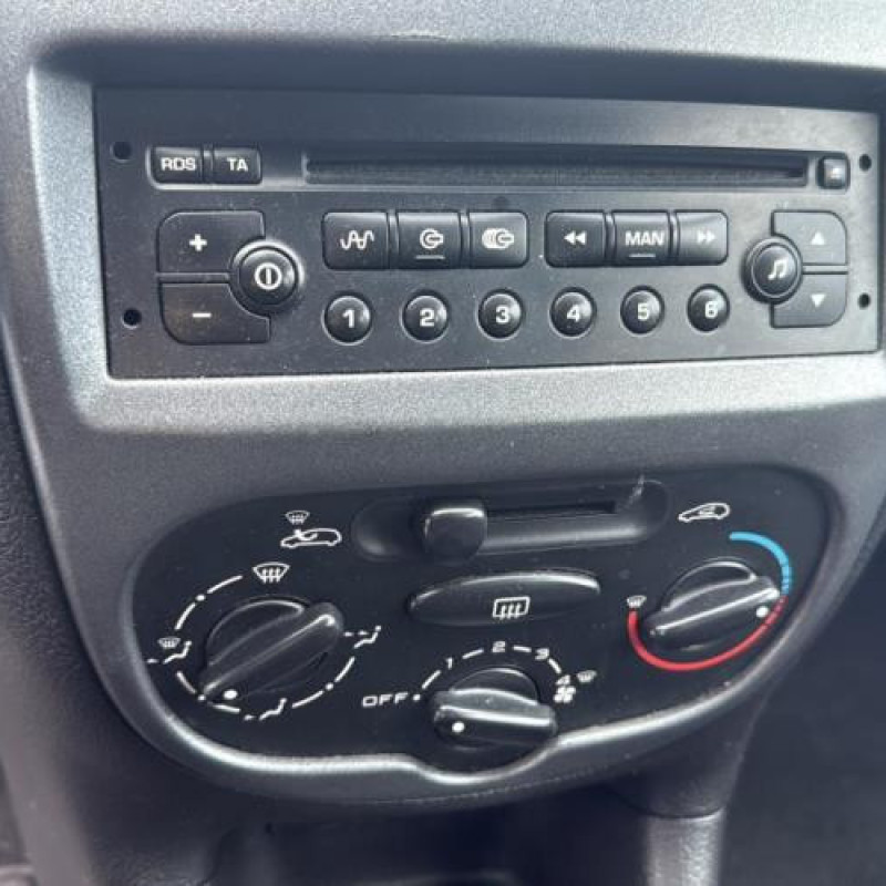 Autoradio PEUGEOT 206 Photo n°6