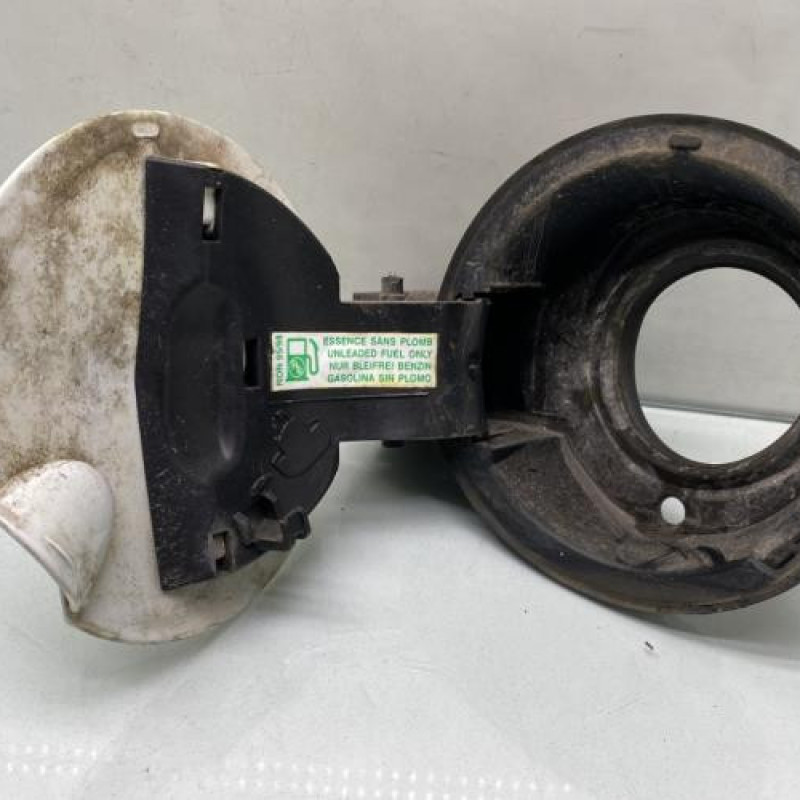 Trappe d'essence CITROEN DS3 Photo n°3