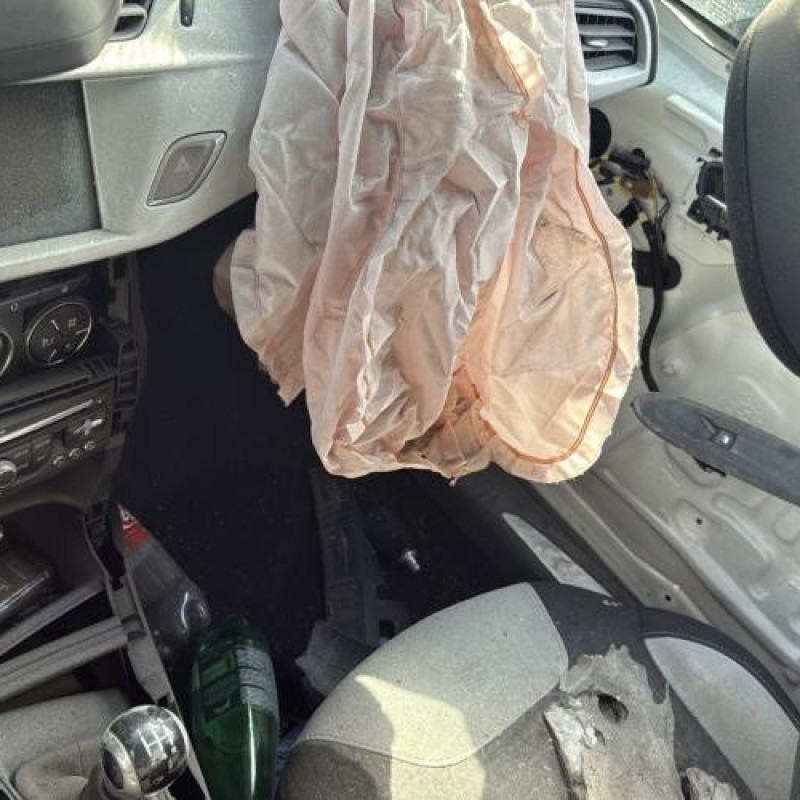 Trappe d'essence CITROEN DS3 Photo n°18