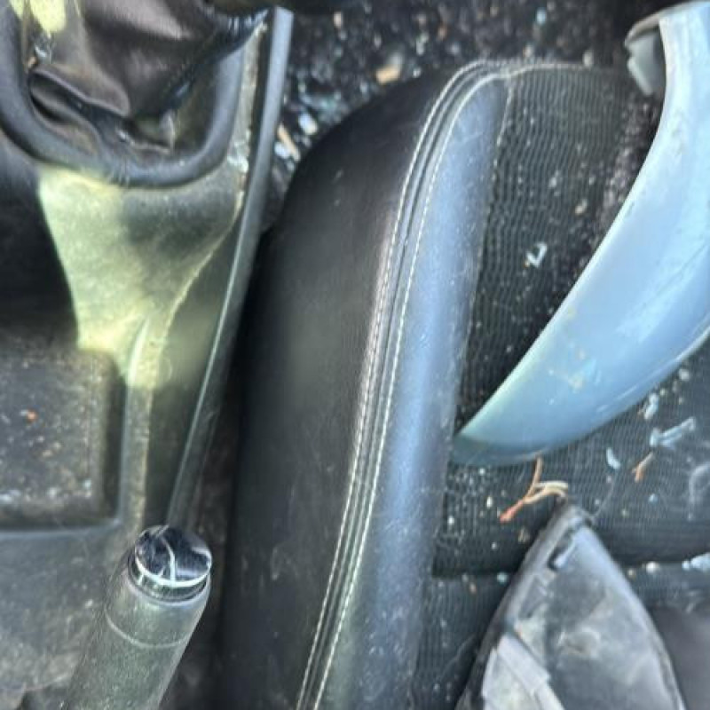 Attache ceinture arriere droit PEUGEOT 207 Photo n°17