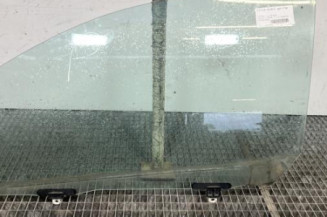 Vitre avant gauche TOYOTA YARIS 1 Photo n°1