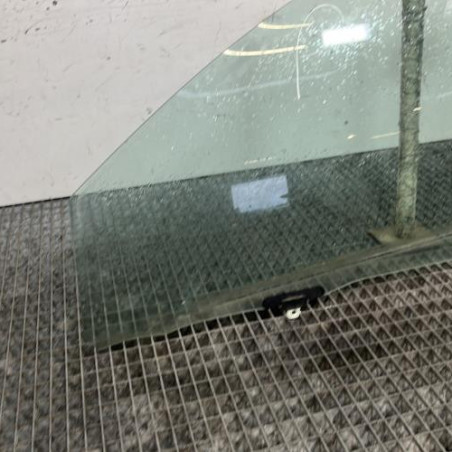 Vitre avant gauche TOYOTA YARIS 1