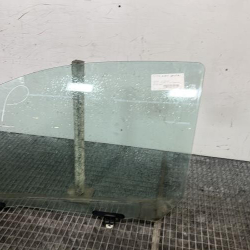 Vitre avant gauche TOYOTA YARIS 1 Photo n°3