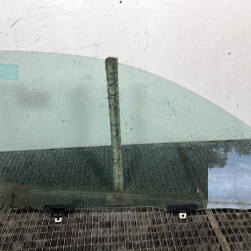 Vitre avant gauche TOYOTA YARIS 1 Photo n°4