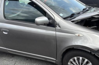 Vitre avant gauche TOYOTA YARIS 1