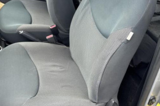 Vitre avant gauche TOYOTA YARIS 1