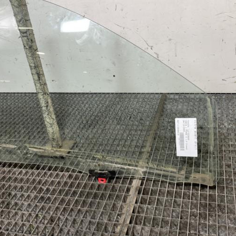 Vitre avant droit TOYOTA YARIS 1 Photo n°2