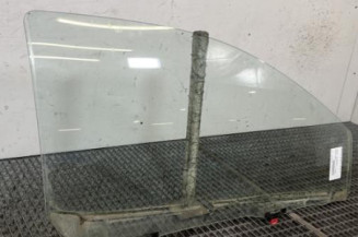 Vitre avant droit TOYOTA YARIS 1