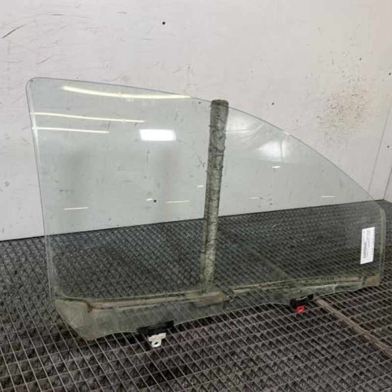 Vitre avant droit TOYOTA YARIS 1 Photo n°3
